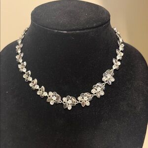 Elegant Silver Floral Necklace